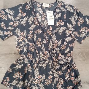 NWOT Sienna Sky Wrap Blouse